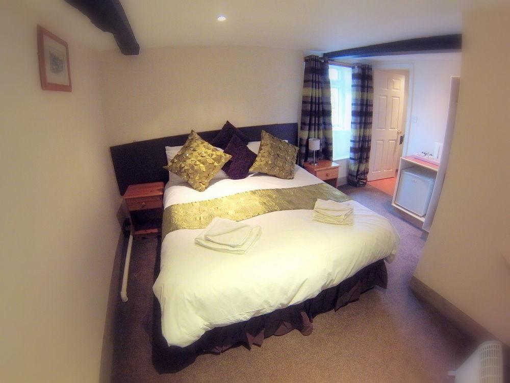 White Lion Hotel Pont Yates エクステリア 写真