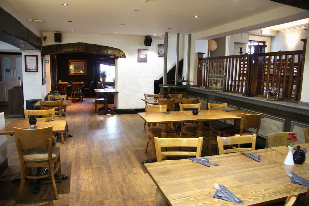 White Lion Hotel Pont Yates エクステリア 写真