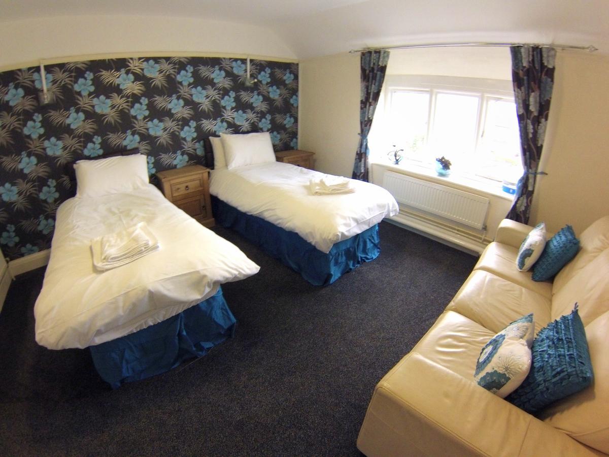 White Lion Hotel Pont Yates エクステリア 写真