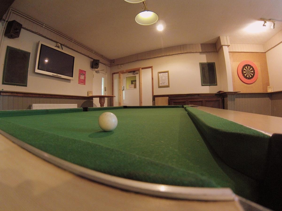 White Lion Hotel Pont Yates エクステリア 写真