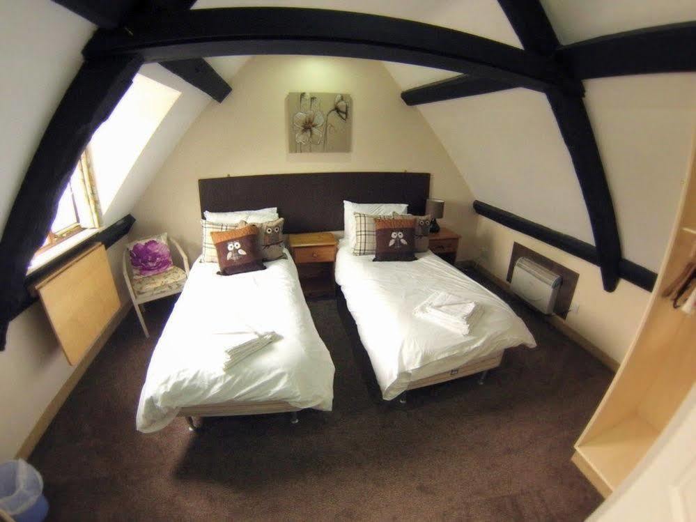 White Lion Hotel Pont Yates エクステリア 写真