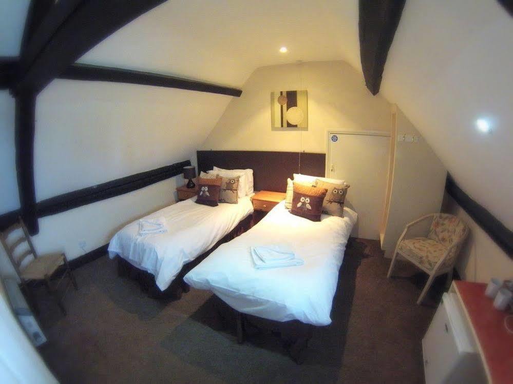White Lion Hotel Pont Yates エクステリア 写真