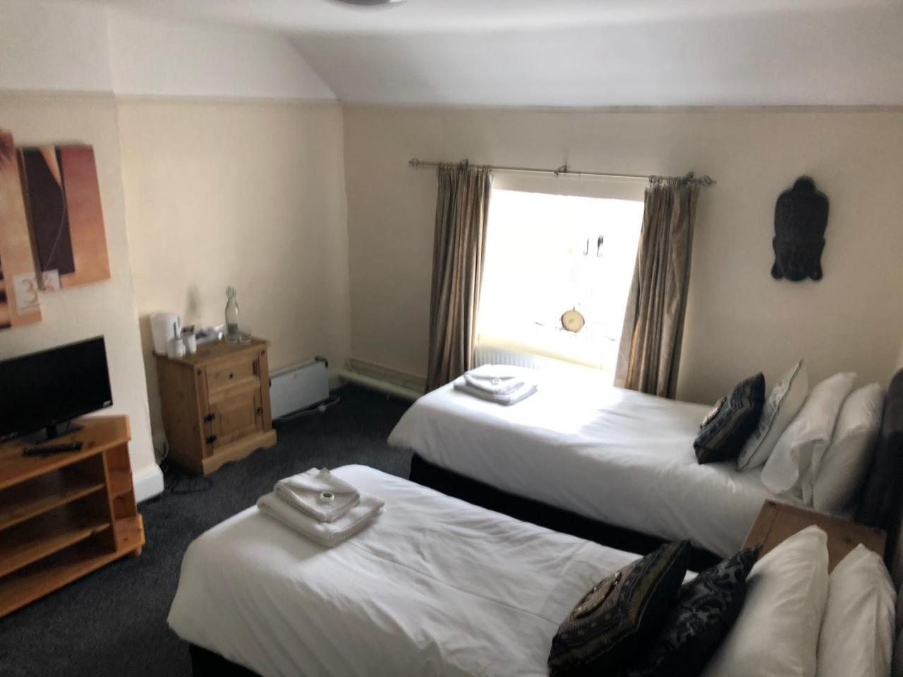 White Lion Hotel Pont Yates エクステリア 写真