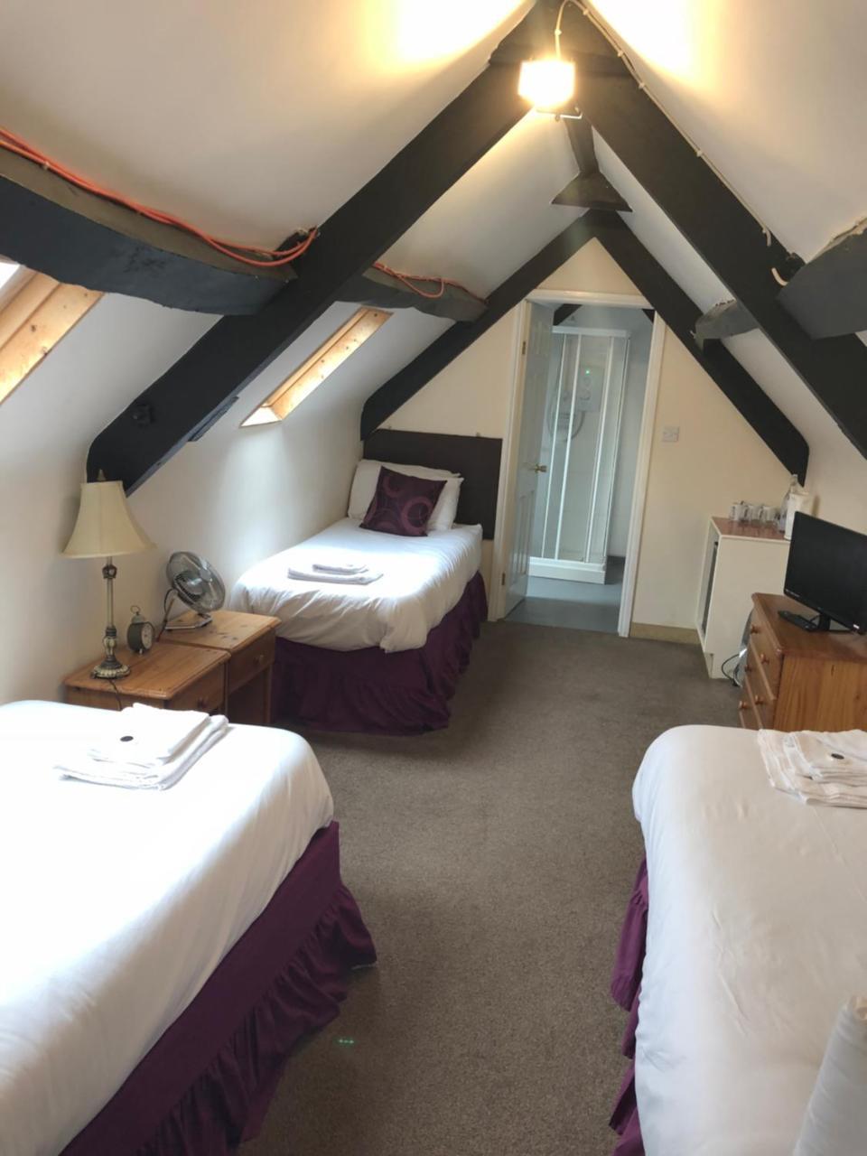 White Lion Hotel Pont Yates エクステリア 写真